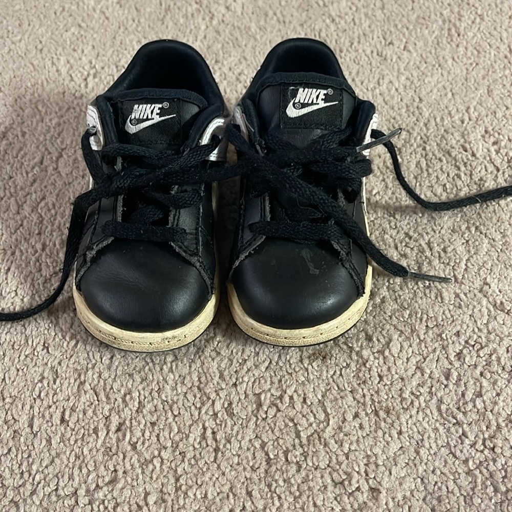 Baby Boy Nike Low Top Tennis Shoes with Soccer Pattern